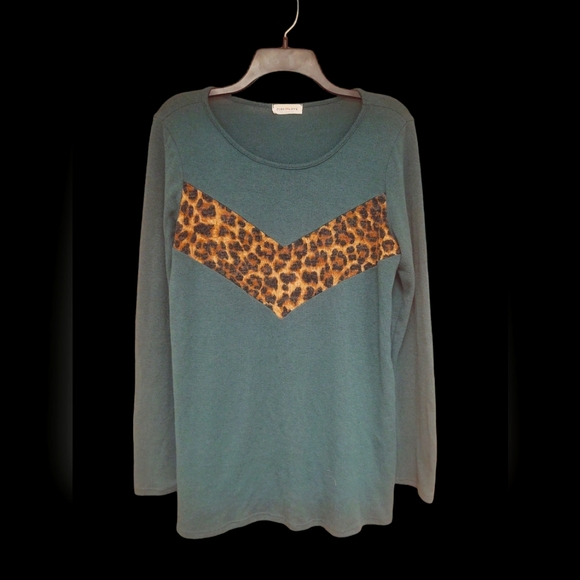 First Love Tops - EUC First Love Top Size M